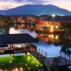 Hotel Yalong Bay & *****